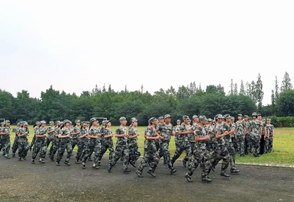 新生軍訓(xùn)