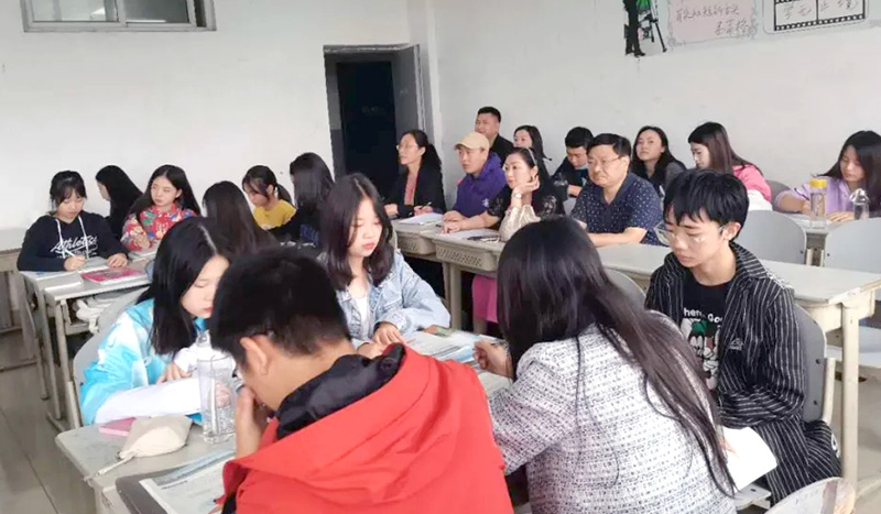四川藝術(shù)學(xué)校與普通高中文化課程同步